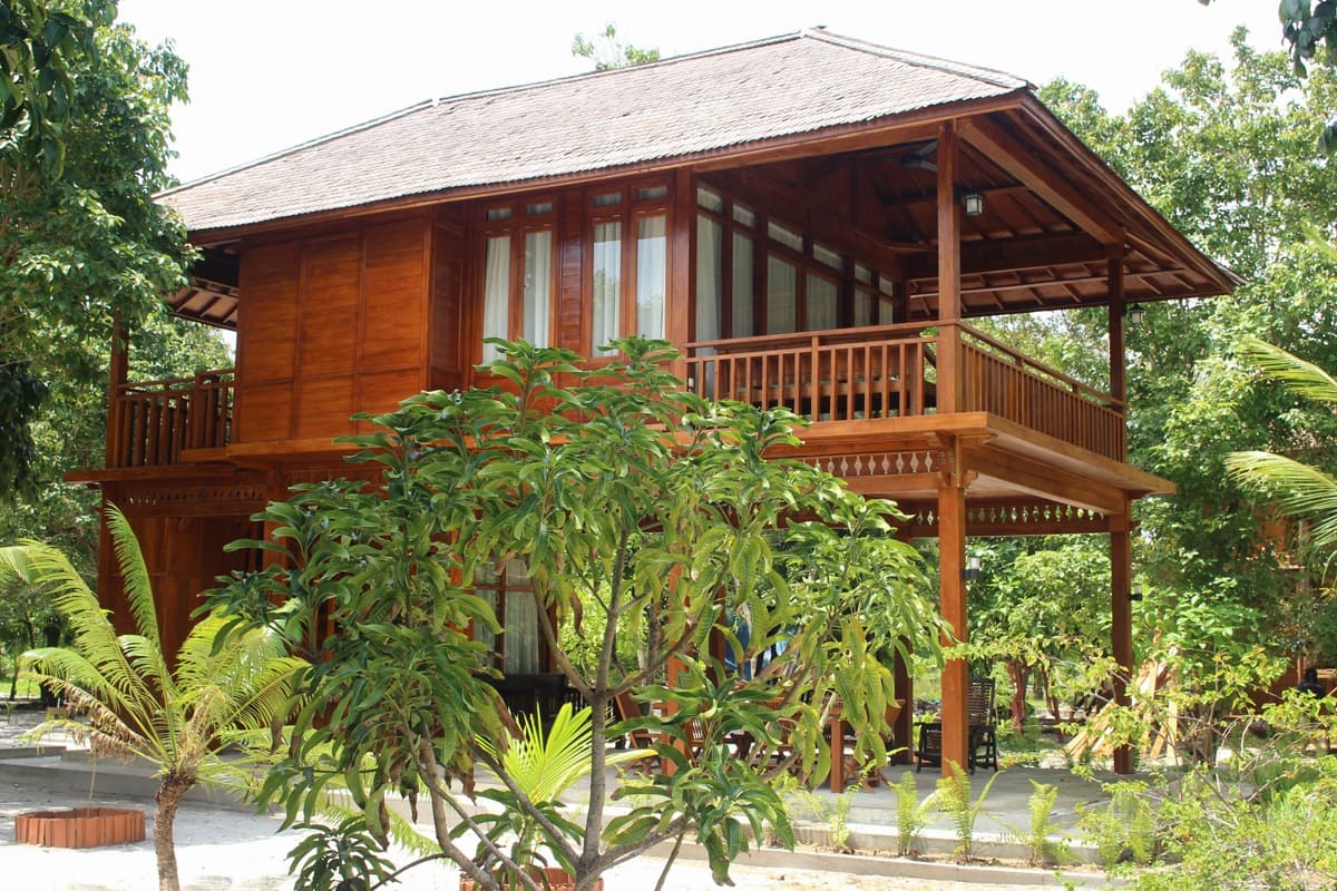 Declan Villa Leebong